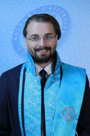 Akyüz, Hayri